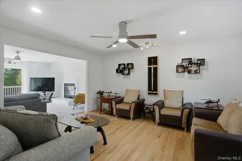 33 Gabriels Path Poughquag NY 12570