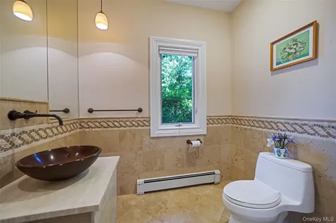 589 Landing Avenue Smithtown NY 11787