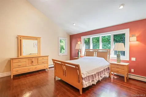 589 Landing Avenue Smithtown NY 11787