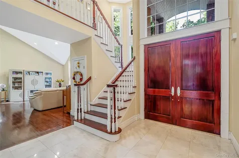 589 Landing Avenue Smithtown NY 11787
