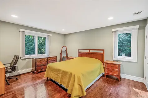 589 Landing Avenue Smithtown NY 11787
