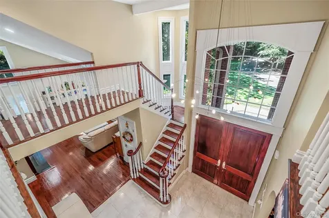 589 Landing Avenue Smithtown NY 11787
