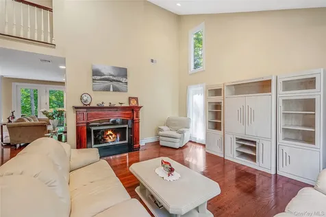589 Landing Avenue Smithtown NY 11787