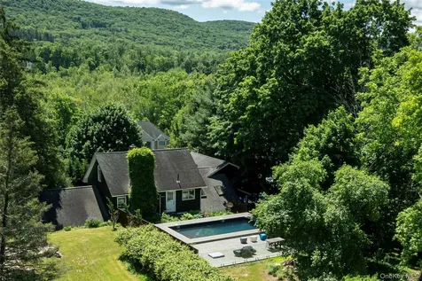 147 Smith Clove Road Central Valley NY 10917