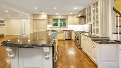 113 Buckram Road Locust Valley NY 11560