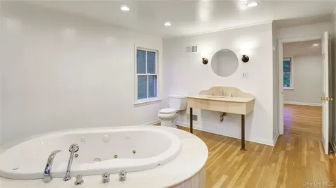 113 Buckram Road Locust Valley NY 11560