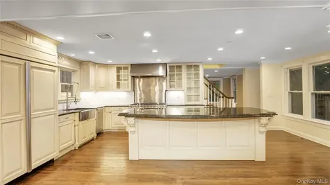 113 Buckram Road Locust Valley NY 11560