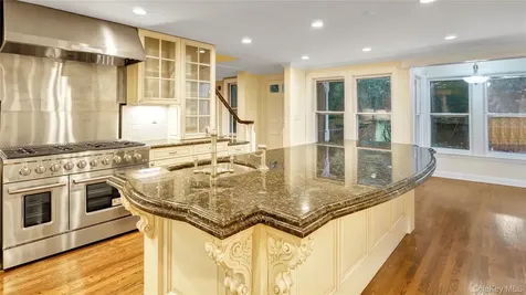 113 Buckram Road Locust Valley NY 11560