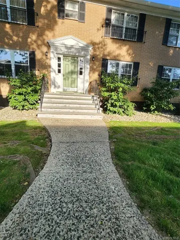 10 Somerset Drive Suffern NY 10901