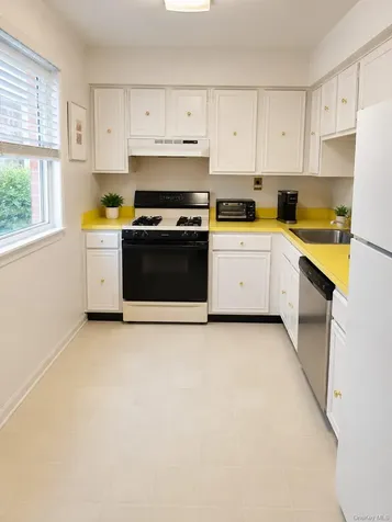 10 Somerset Drive Suffern NY 10901