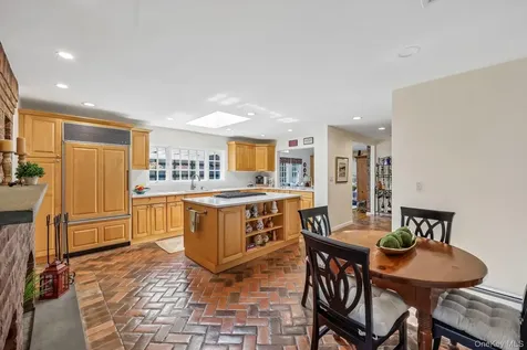 173 Meadbrook Road Garden City NY 11530