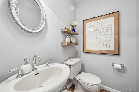 173 Meadbrook Road Garden City NY 11530