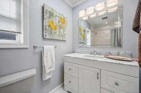 173 Meadbrook Road Garden City NY 11530