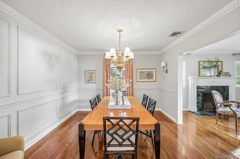 173 Meadbrook Road Garden City NY 11530