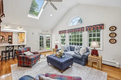 173 Meadbrook Road Garden City NY 11530