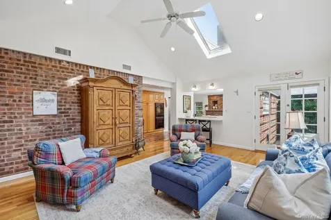 173 Meadbrook Road Garden City NY 11530