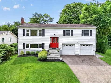 15 Round Tree Lane Montrose NY 10548