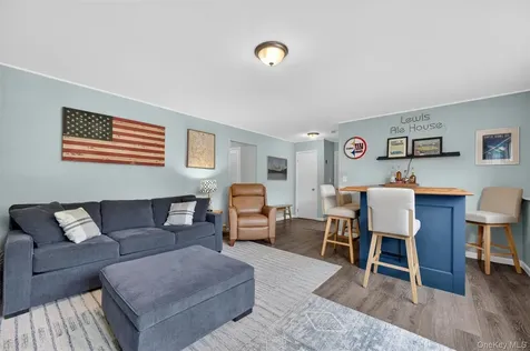 15 Round Tree Lane Montrose NY 10548
