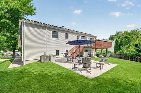 15 Round Tree Lane Montrose NY 10548
