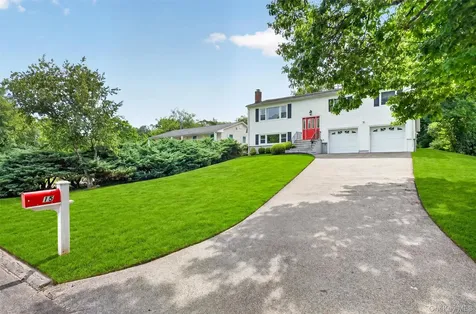 15 Round Tree Lane Montrose NY 10548