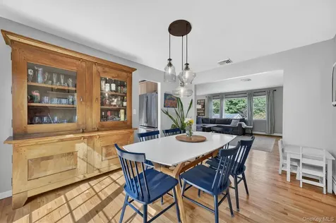 15 Round Tree Lane Montrose NY 10548