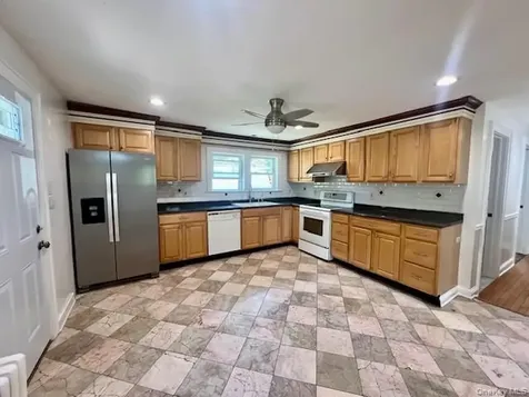 330 Buckshollow Road Mahopac NY 10541