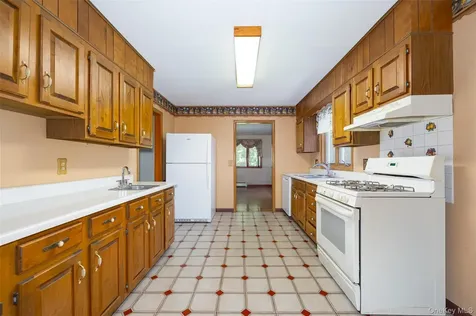 89 Edgehill Drive Wappingers Falls NY 12590
