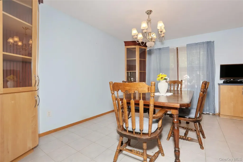 150 Schweizer Lane Bardonia NY 10954