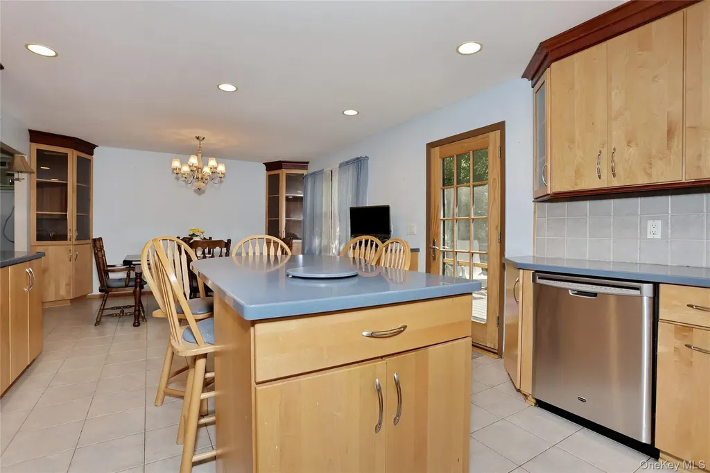 150 Schweizer Lane Bardonia NY 10954