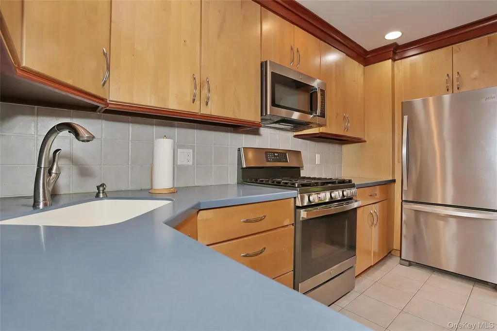 150 Schweizer Lane Bardonia NY 10954