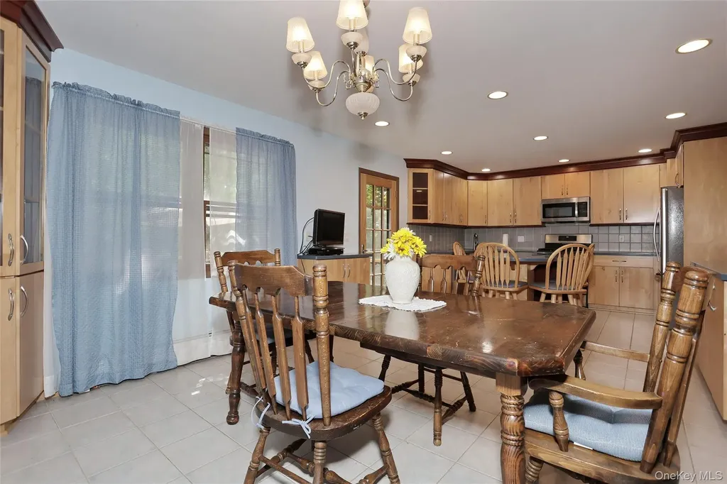 150 Schweizer Lane Bardonia NY 10954