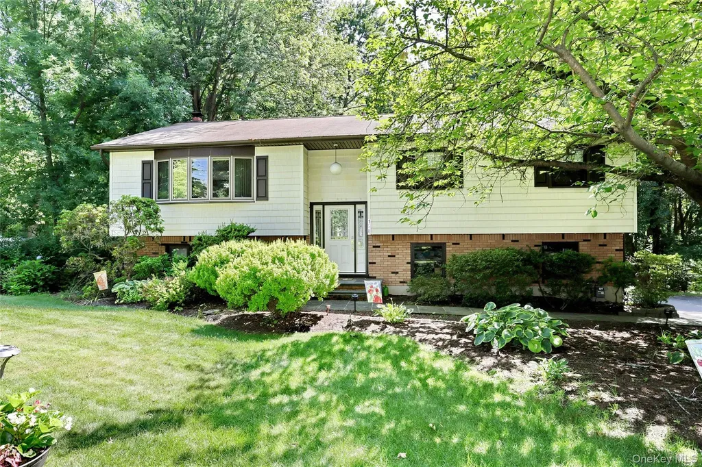 150 Schweizer Lane Bardonia NY 10954