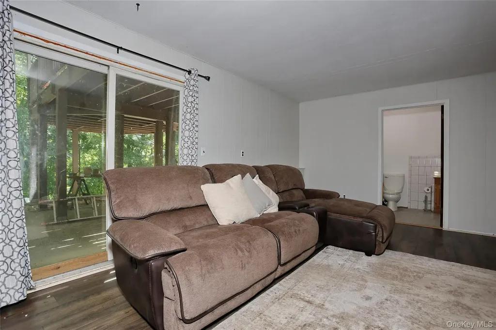 150 Schweizer Lane Bardonia NY 10954