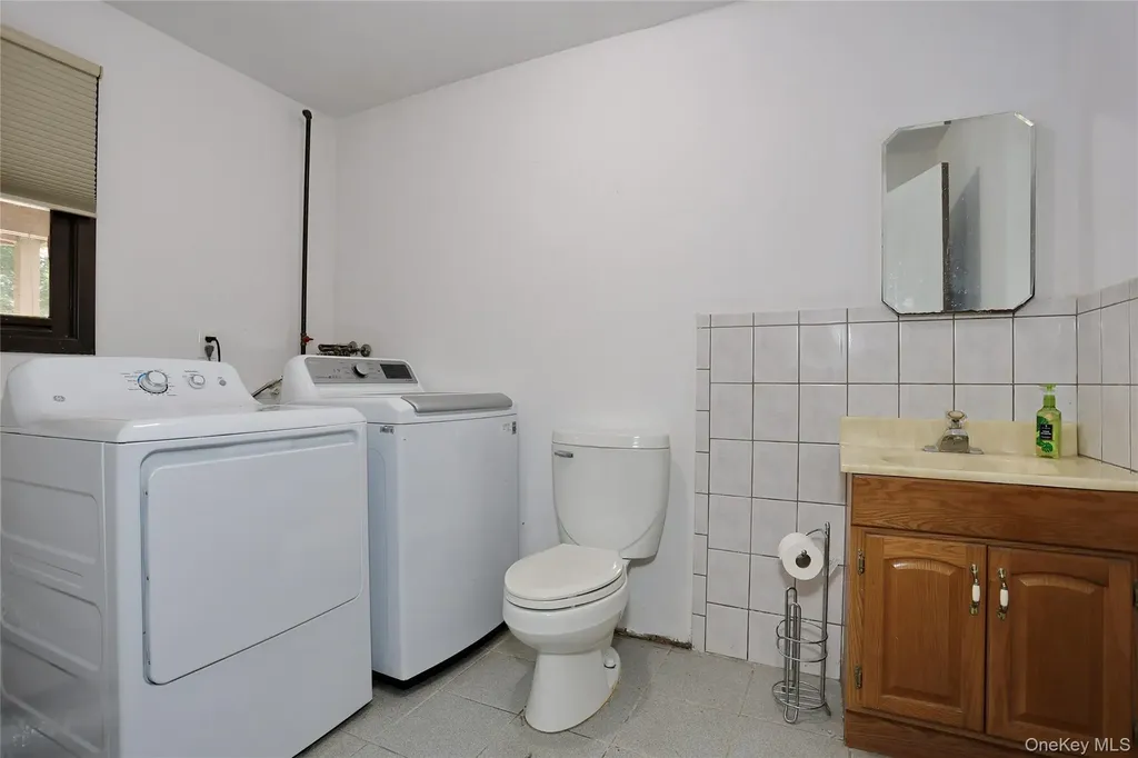 150 Schweizer Lane Bardonia NY 10954