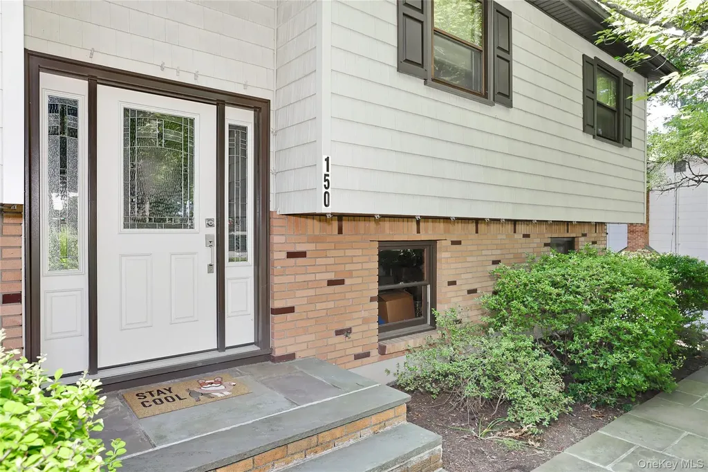 150 Schweizer Lane Bardonia NY 10954