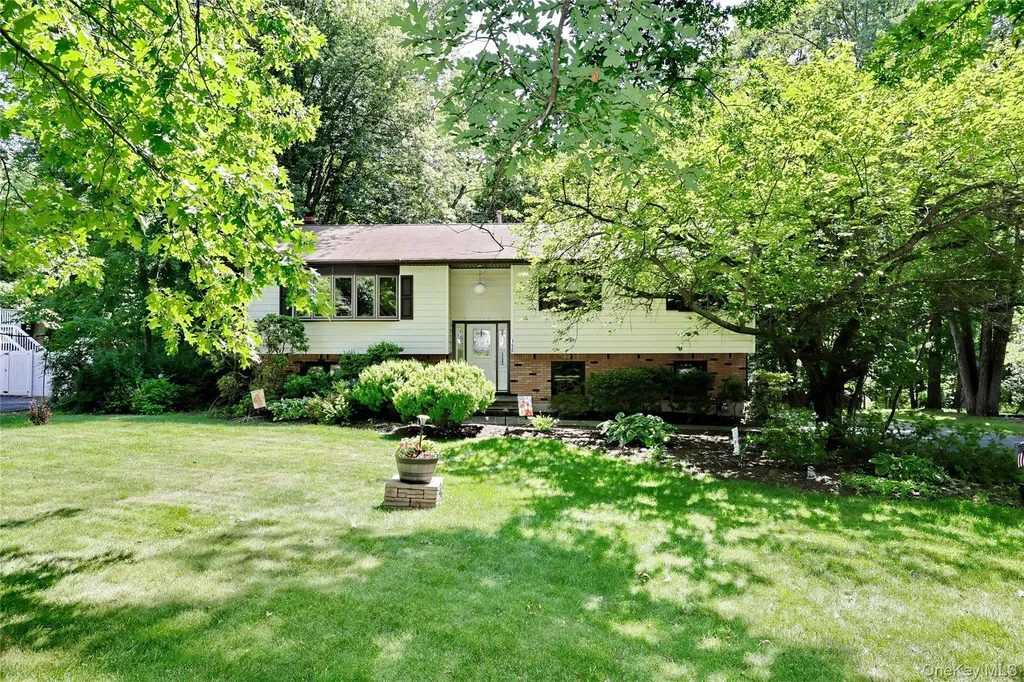 150 Schweizer Lane Bardonia NY 10954