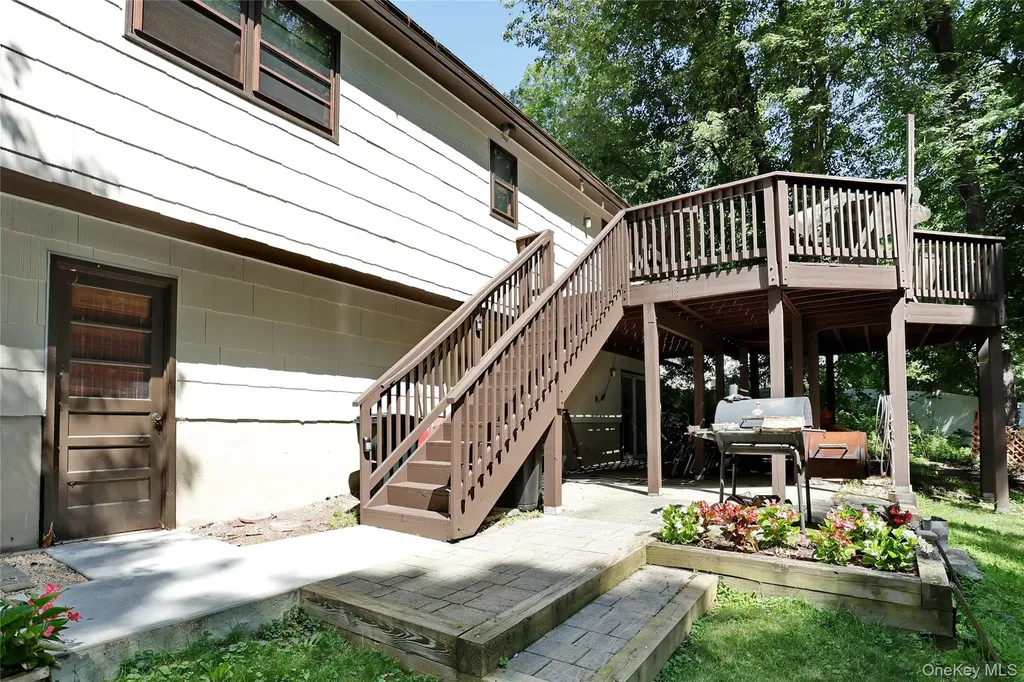150 Schweizer Lane Bardonia NY 10954