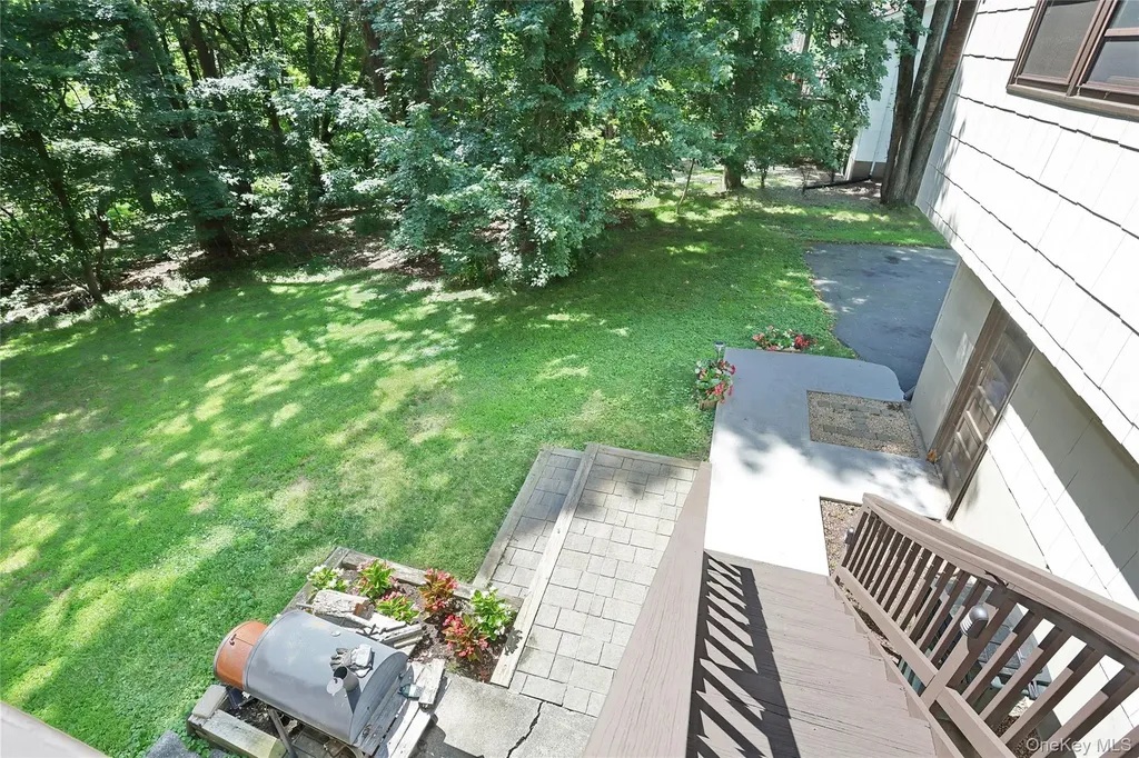 150 Schweizer Lane Bardonia NY 10954