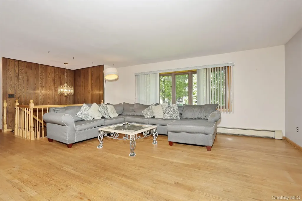 150 Schweizer Lane Bardonia NY 10954