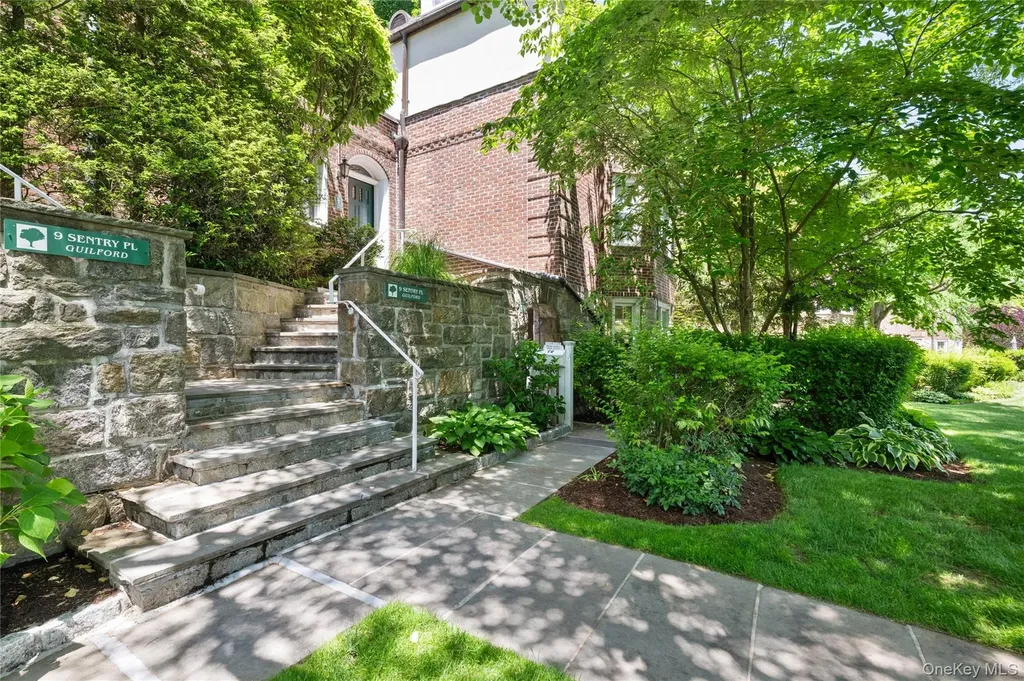 9 Sentry Place Scarsdale NY 10583