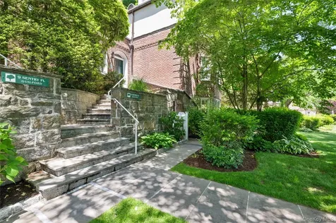 9 Sentry Place Scarsdale NY 10583
