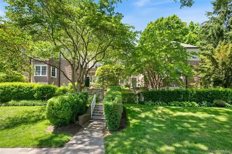 9 Sentry Place Scarsdale NY 10583