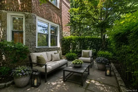 9 Sentry Place Scarsdale NY 10583