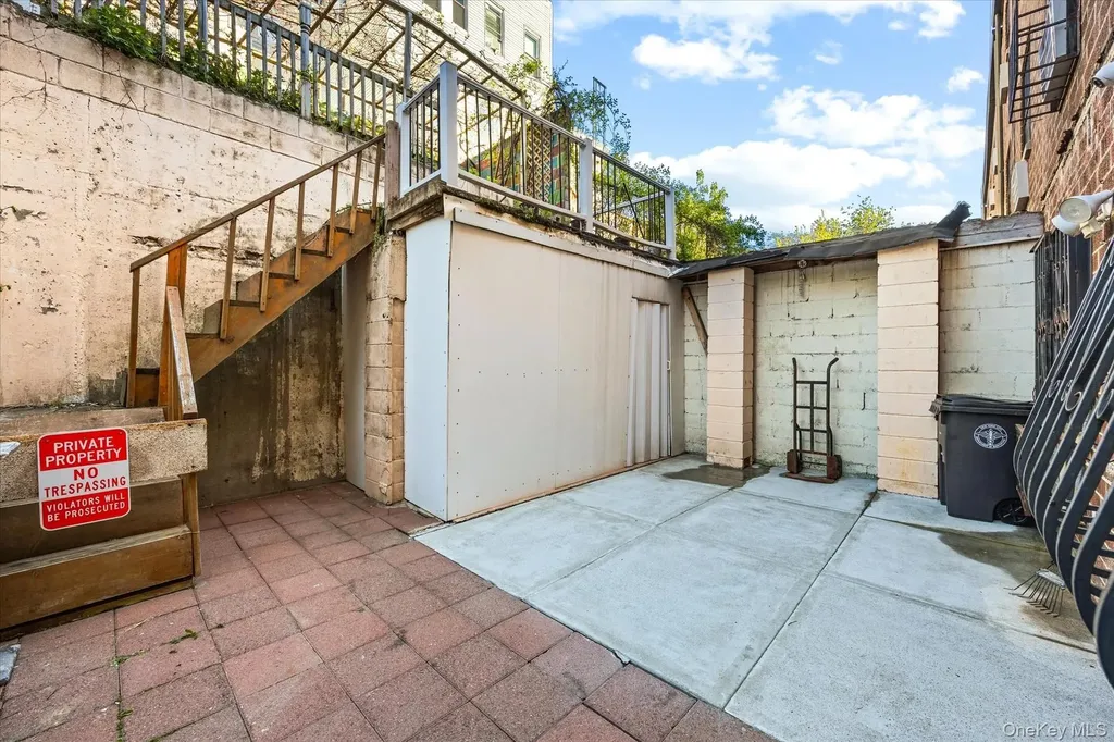 2058 Washington Avenue Bronx NY 10457