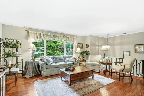 22 Locksley Lane Bedford Hills NY 10507