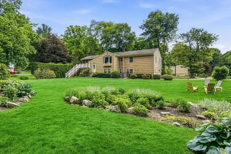 22 Locksley Lane Bedford Hills NY 10507
