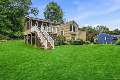22 Locksley Lane Bedford Hills NY 10507