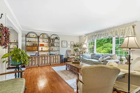 22 Locksley Lane Bedford Hills NY 10507