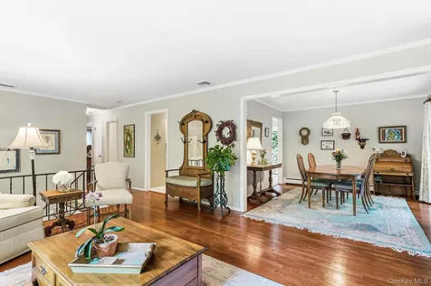 22 Locksley Lane Bedford Hills NY 10507