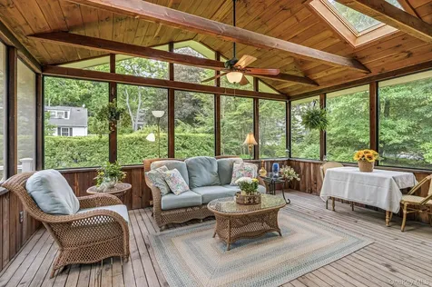 22 Locksley Lane Bedford Hills NY 10507